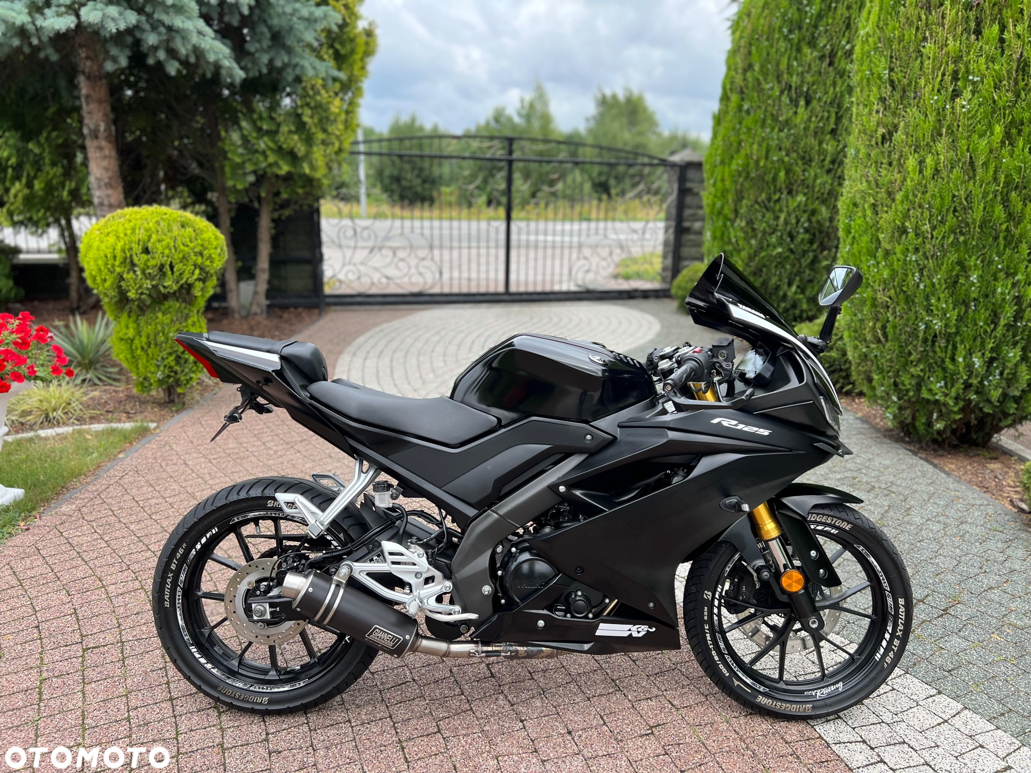 Yamaha YZF - 6