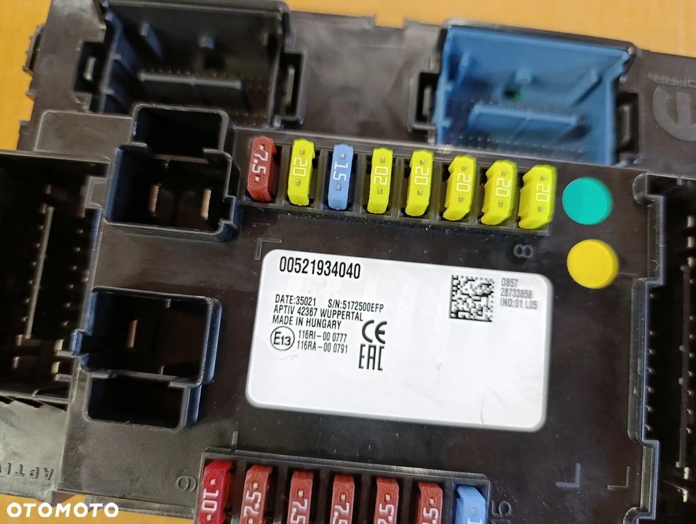 JEEP RENEGADE 4Xe SKRZYNKA BEZPIECZNIKÓW 00521934040 - 2