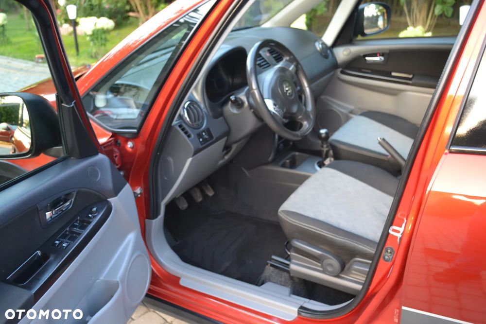Suzuki SX4 1.6 Premium 4WD - 9