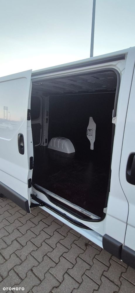 Opel Vivaro - 2