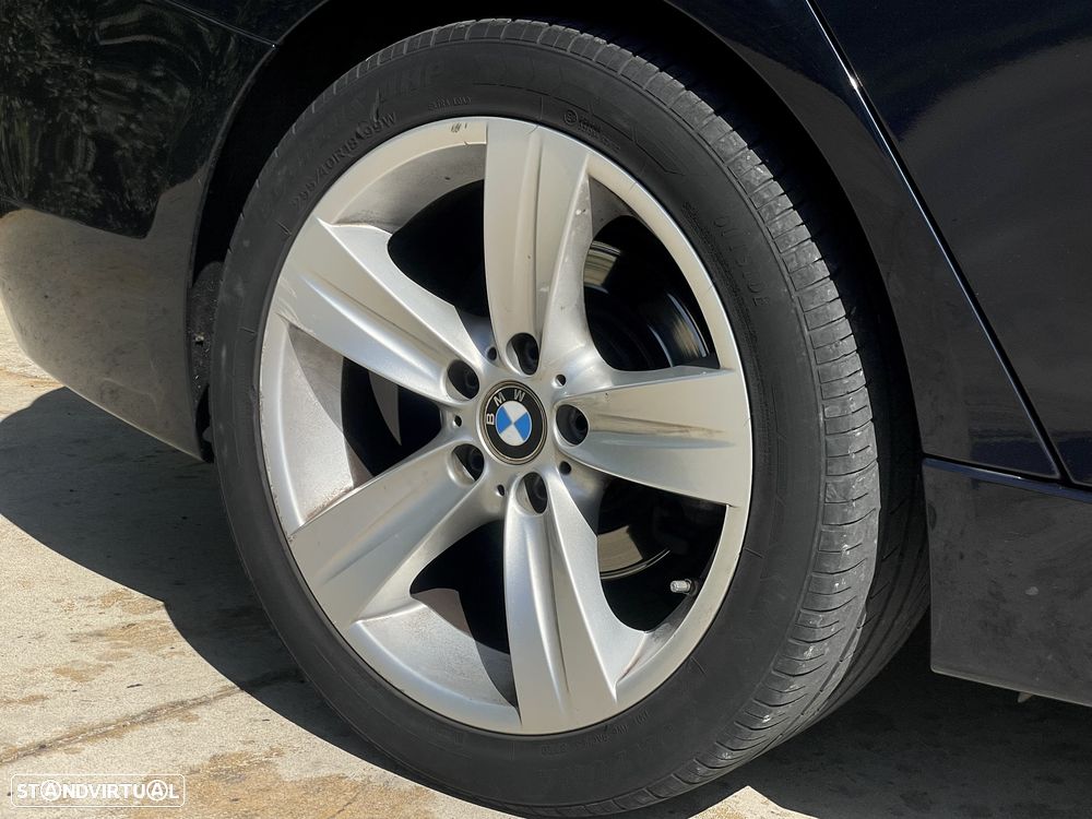 BMW 318 d Touring xDrive Advantage - 5