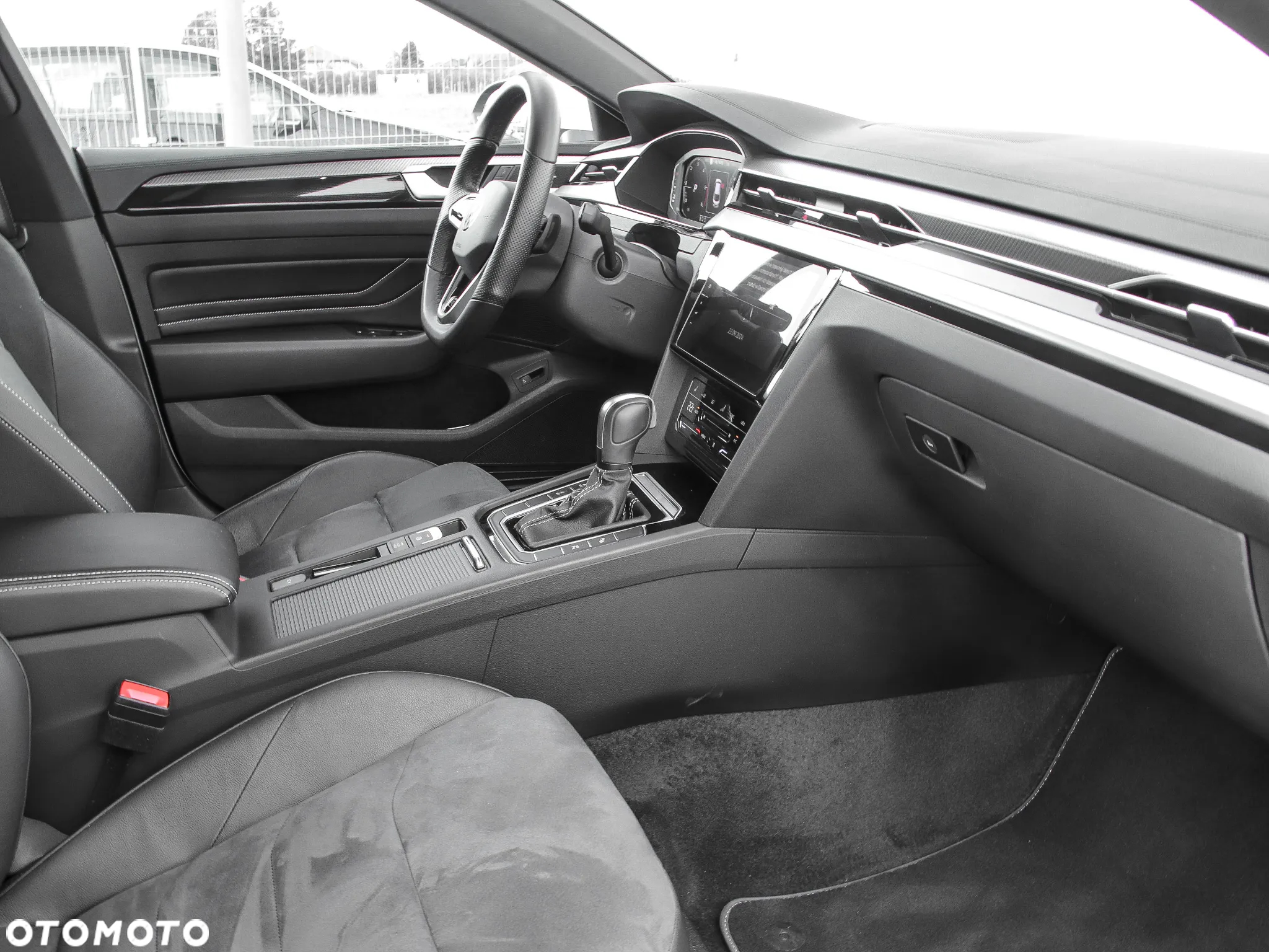 Volkswagen Arteon 2.0 TDI R-Line DSG - 12