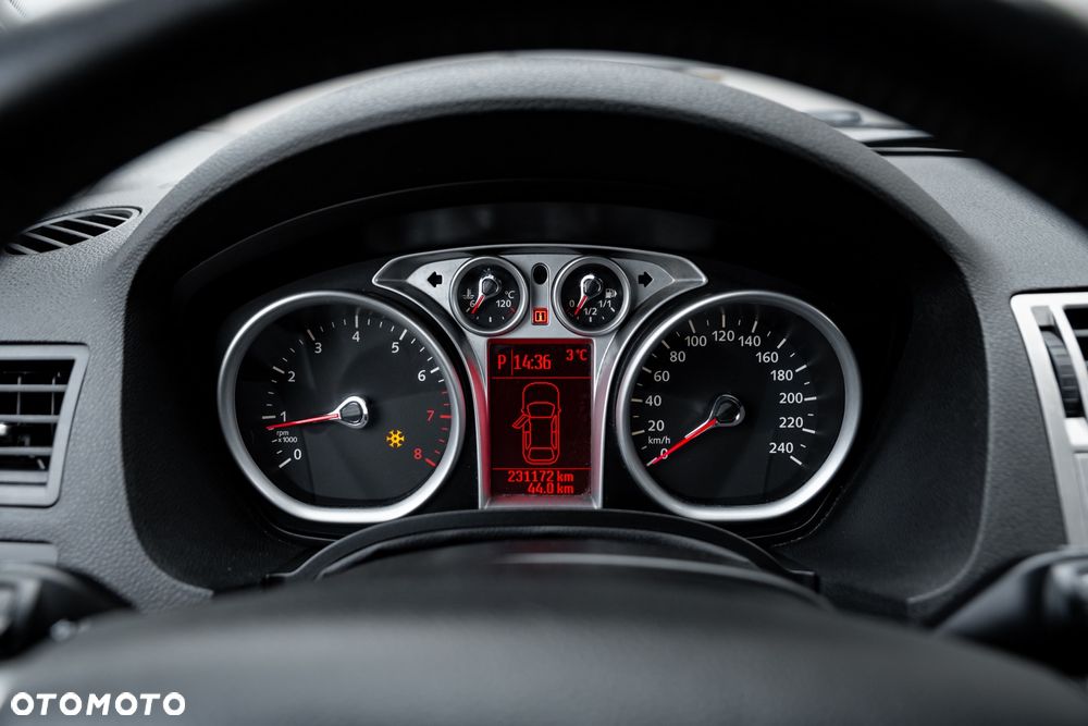 Ford Kuga 2.5 4x4 Titanium - 27