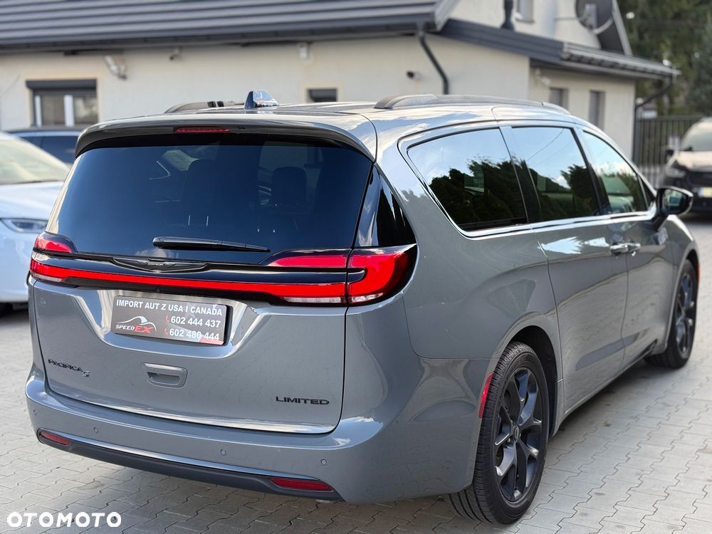 Chrysler Pacifica - 10
