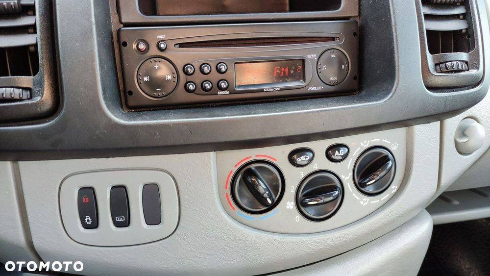 Renault Trafic - 32