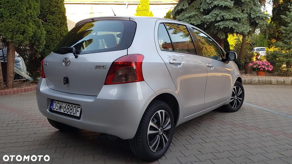 Toyota Yaris 1.3 Luna Premium - 13