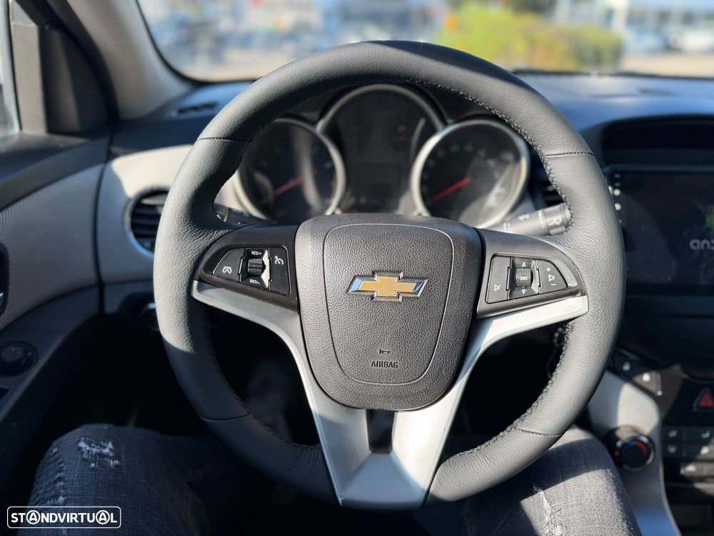 Chevrolet Cruze 1.6 LT - 34