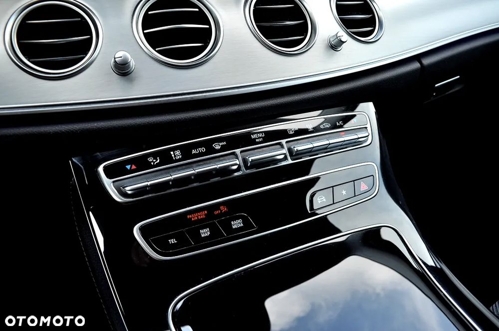 Mercedes-Benz Klasa E 220 d 9G-TRONIC - 32