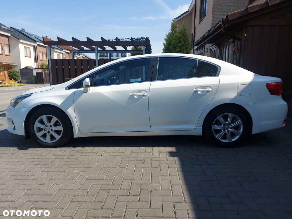 Toyota Avensis - 2