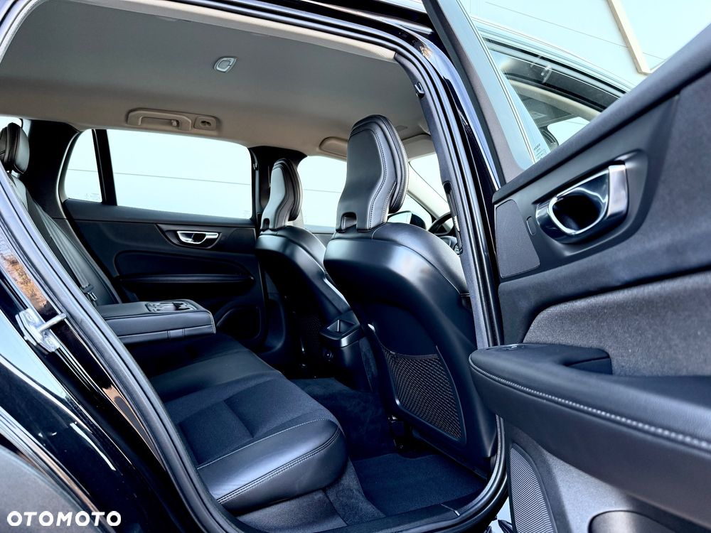 Volvo V60 Cross Country - 34