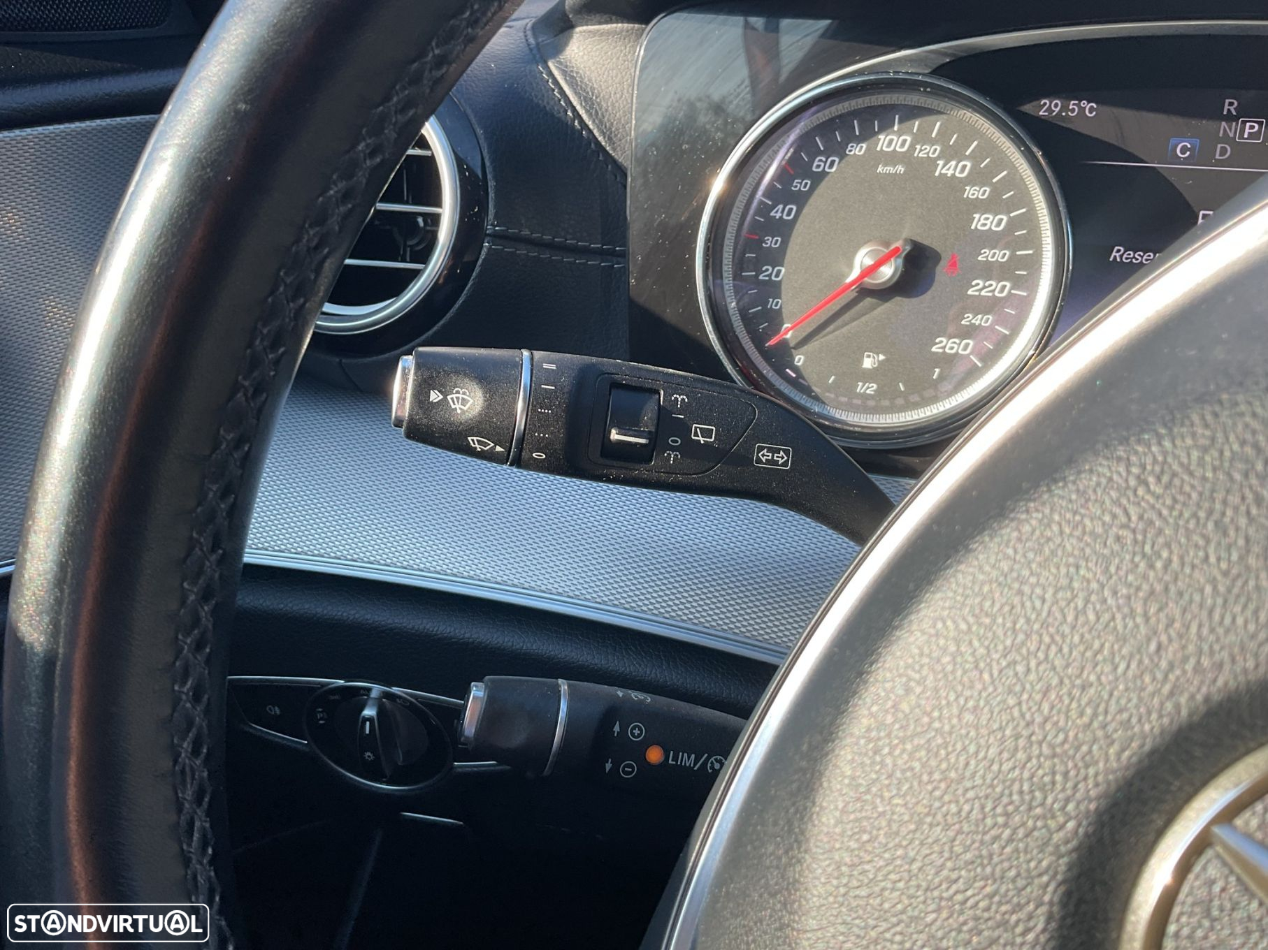 Mercedes-Benz E 220 BlueTEC Avantgarde Auto. - 41