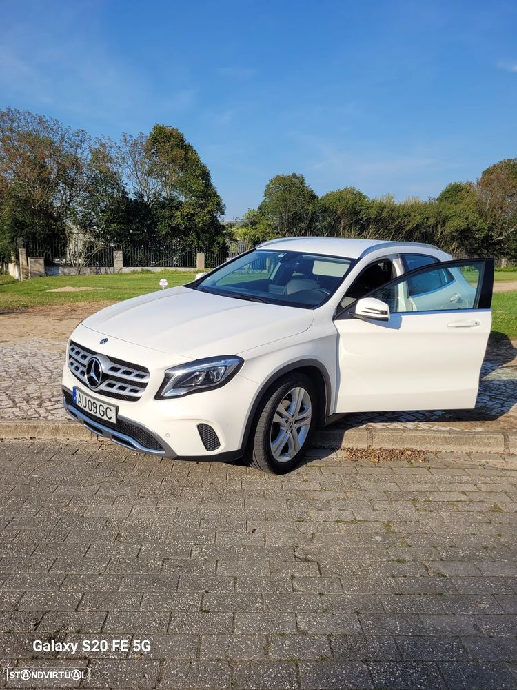Mercedes-Benz GLA 180 7G-DCT - 2