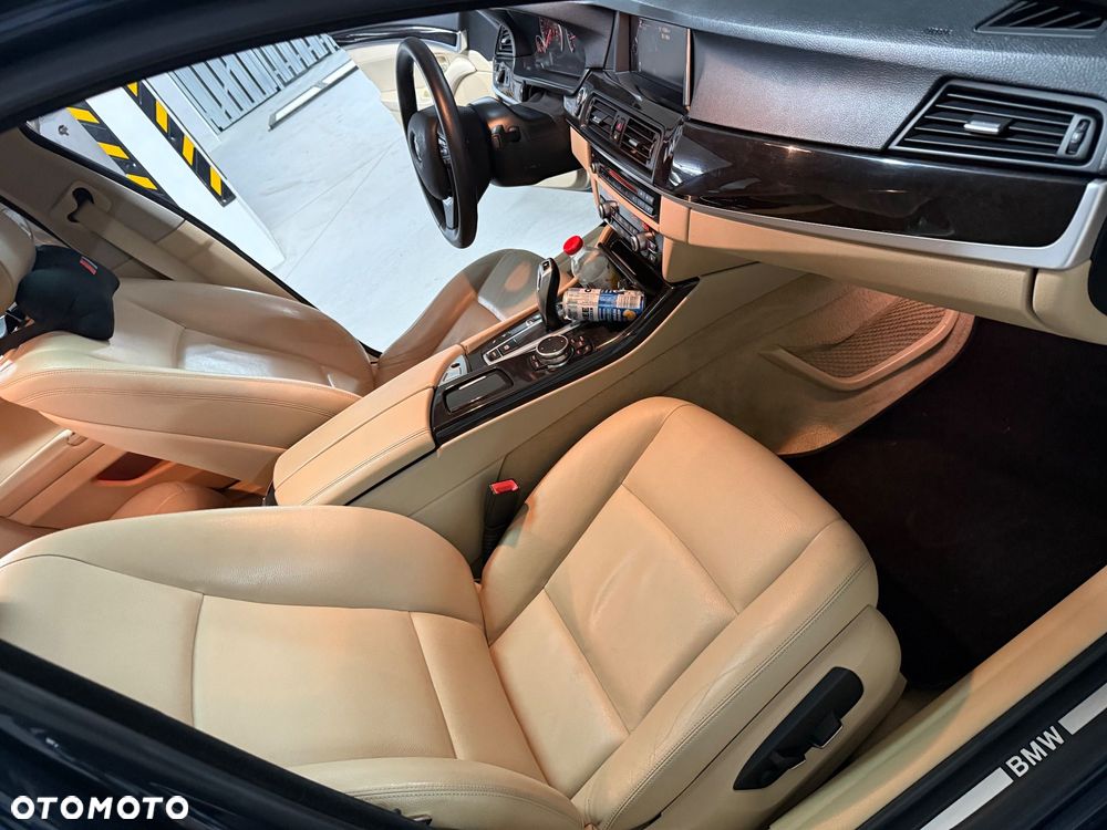 BMW Seria 5 528i xDrive - 13