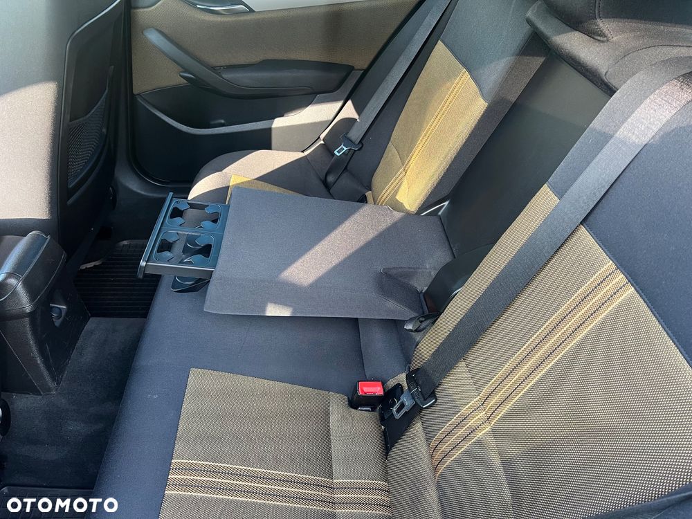 BMW X1 sDrive18d xLine - 17