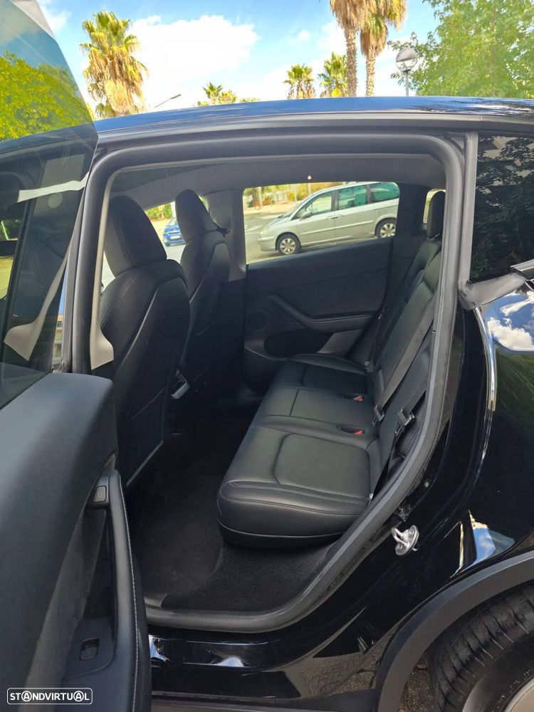 Tesla Model Y Long Range Dual Motor AWD - 12