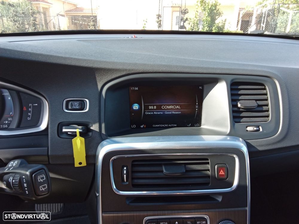 Volvo V60 2.4 D6 Momentum AWD Phev - 19