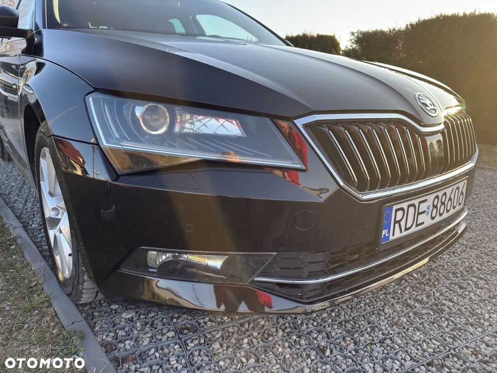 Skoda Superb 2.0 TDI Ambition DSG7 - 6