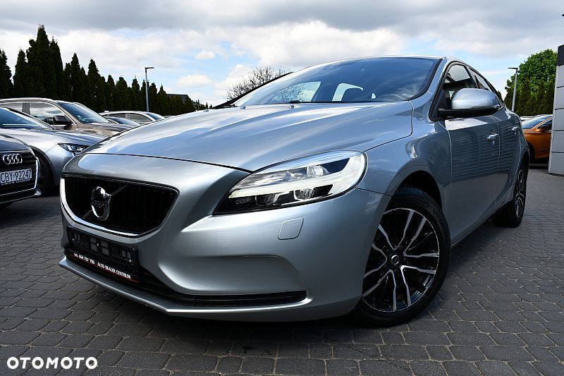 Volvo V40 T2 Geartronic Momentum - 1