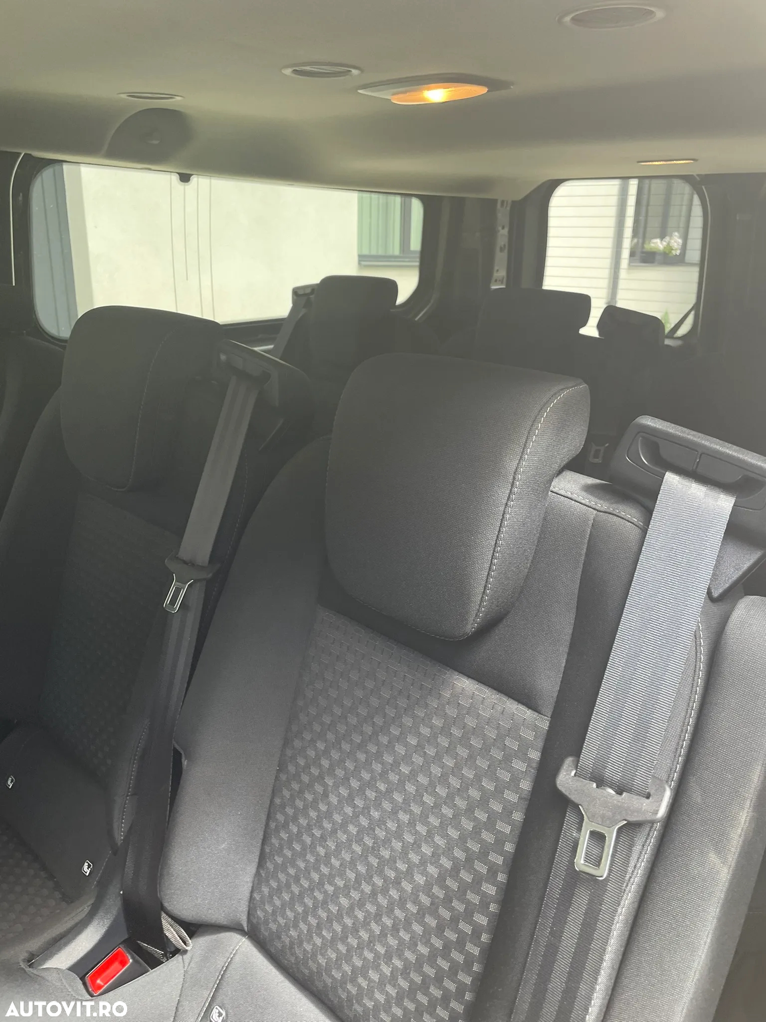 Ford Transit Custom Kombi 320 2.0 EcoBlue 130 CP L1H1 Trend Aut. - 9