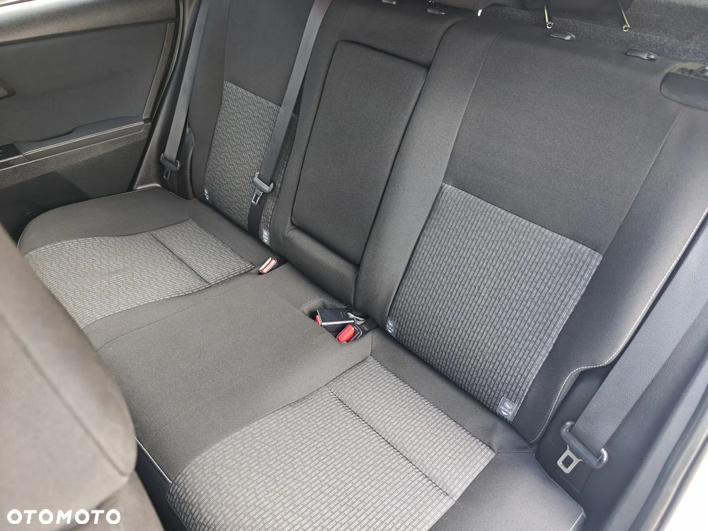 Toyota Auris - 22