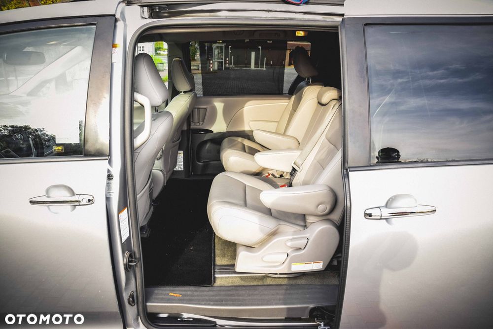 Toyota Sienna 3.5 V6 - 19