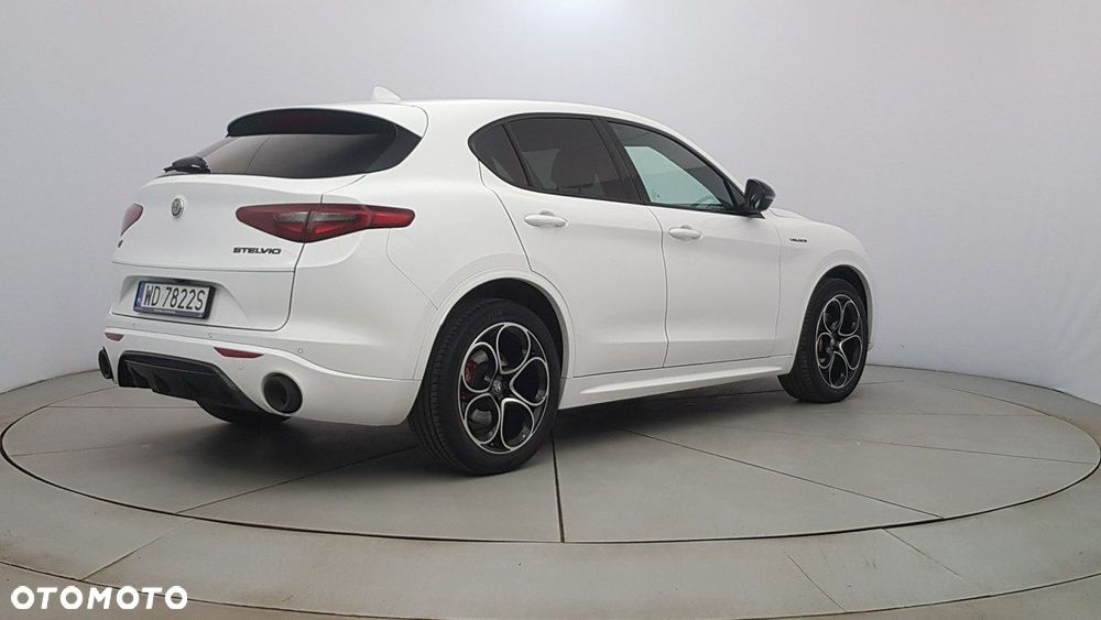 Alfa Romeo Stelvio - 7