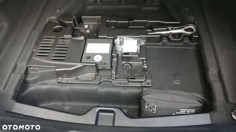 Mercedes-Benz CLA 200 Progressive 7G-DCT - 6