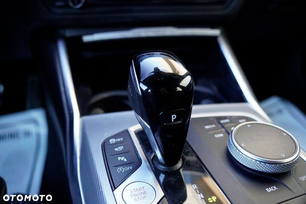 BMW Seria 3 330i M Sport - 26