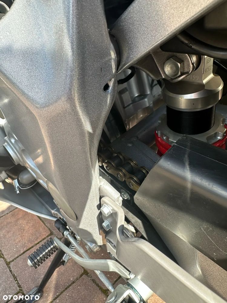 Yamaha FZR - 22