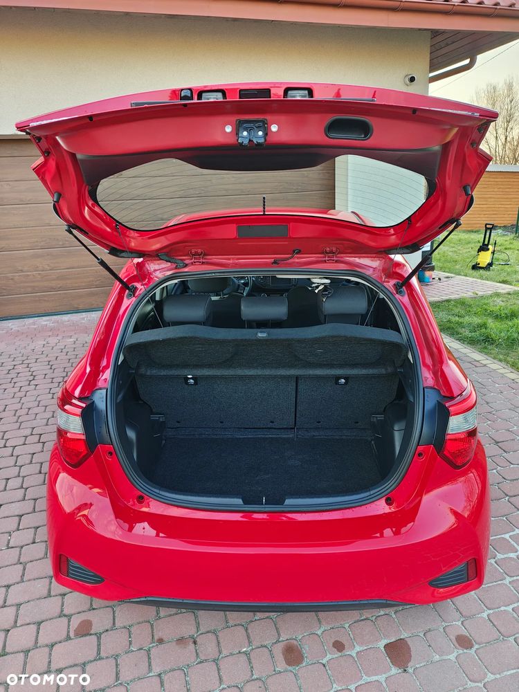 Toyota Yaris Hybrid 100 Premium - 10