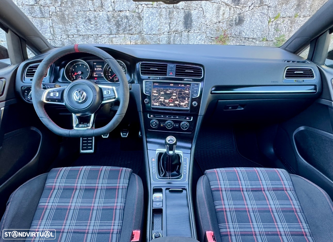 VW Golf 2.0 TSi GTi Performance - 27