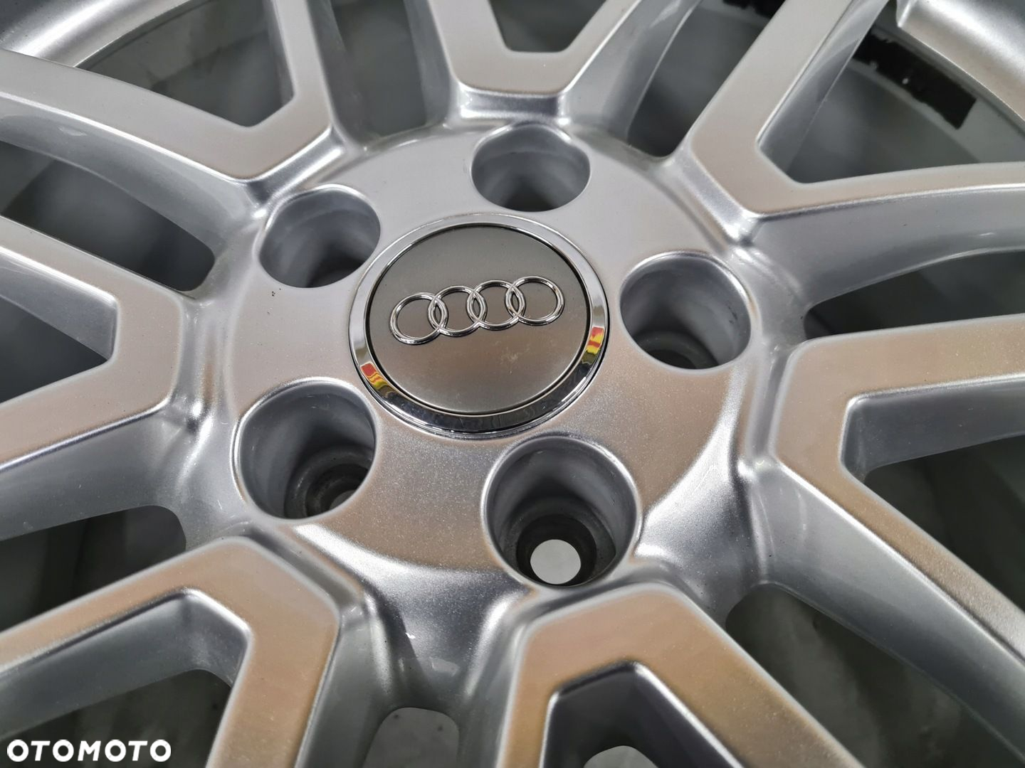 Felga AUDI TT 8S0601025M 8,5x18 ET50 - 2