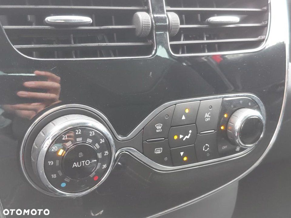 Renault Clio - 24
