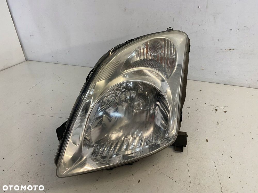 LAMPA LEWY PRZÓD LEWA PRZEDNIA SUZUKI SWIFT IV MK6 EU - 2