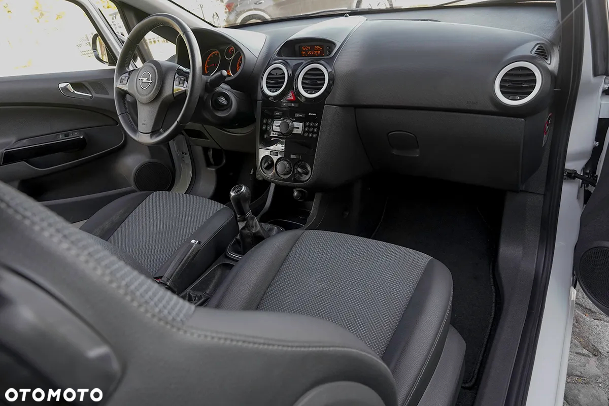 Opel Corsa 1.4 16V Color Edition - 28