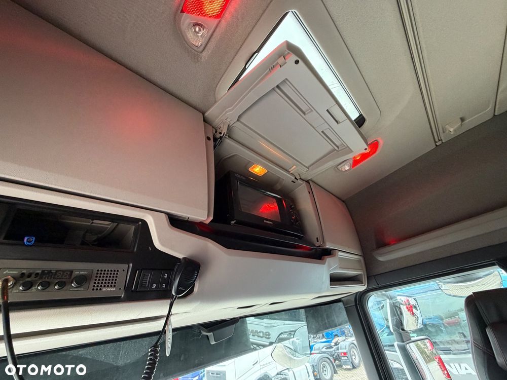 Scania 580S scania z Niemiec v8 mega low deck idealny stan 2021 pełna opcja bez egr - 33
