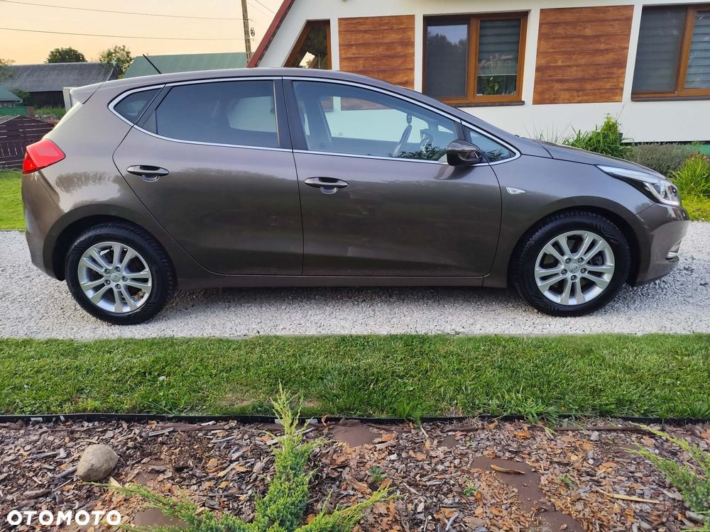 Kia Ceed - 9