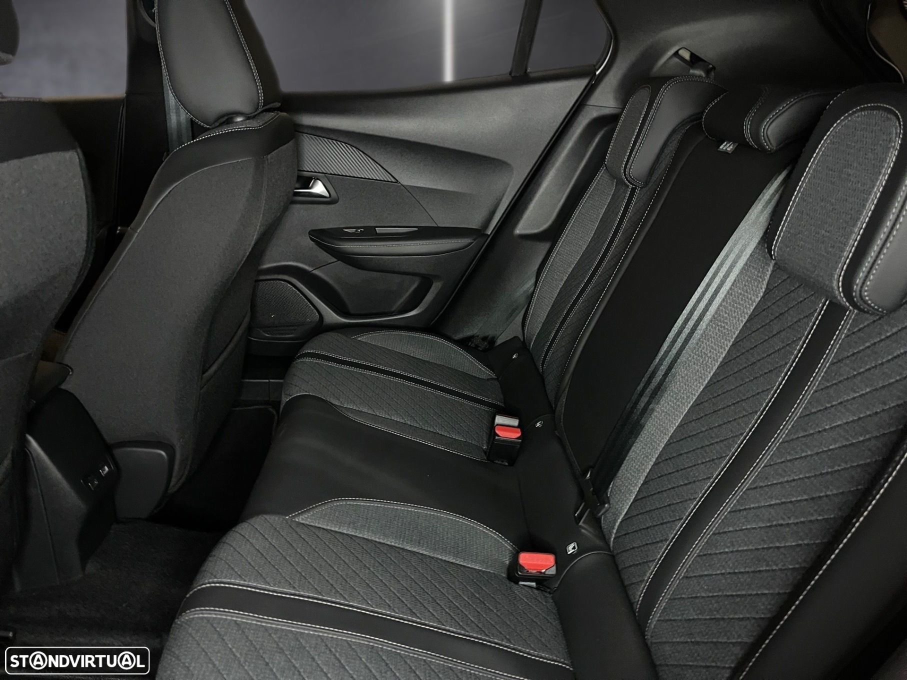 Peugeot 2008 - 32