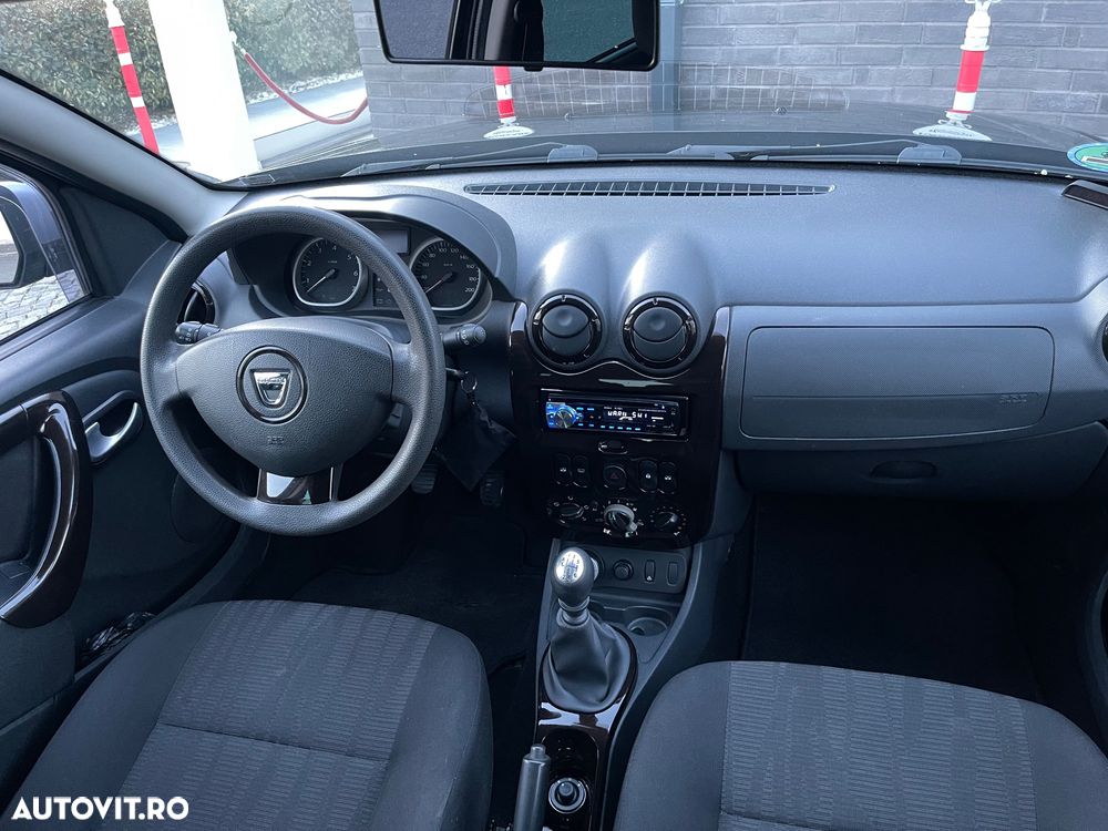 Dacia Duster 1.6 16V 4x4 Prestige - 18