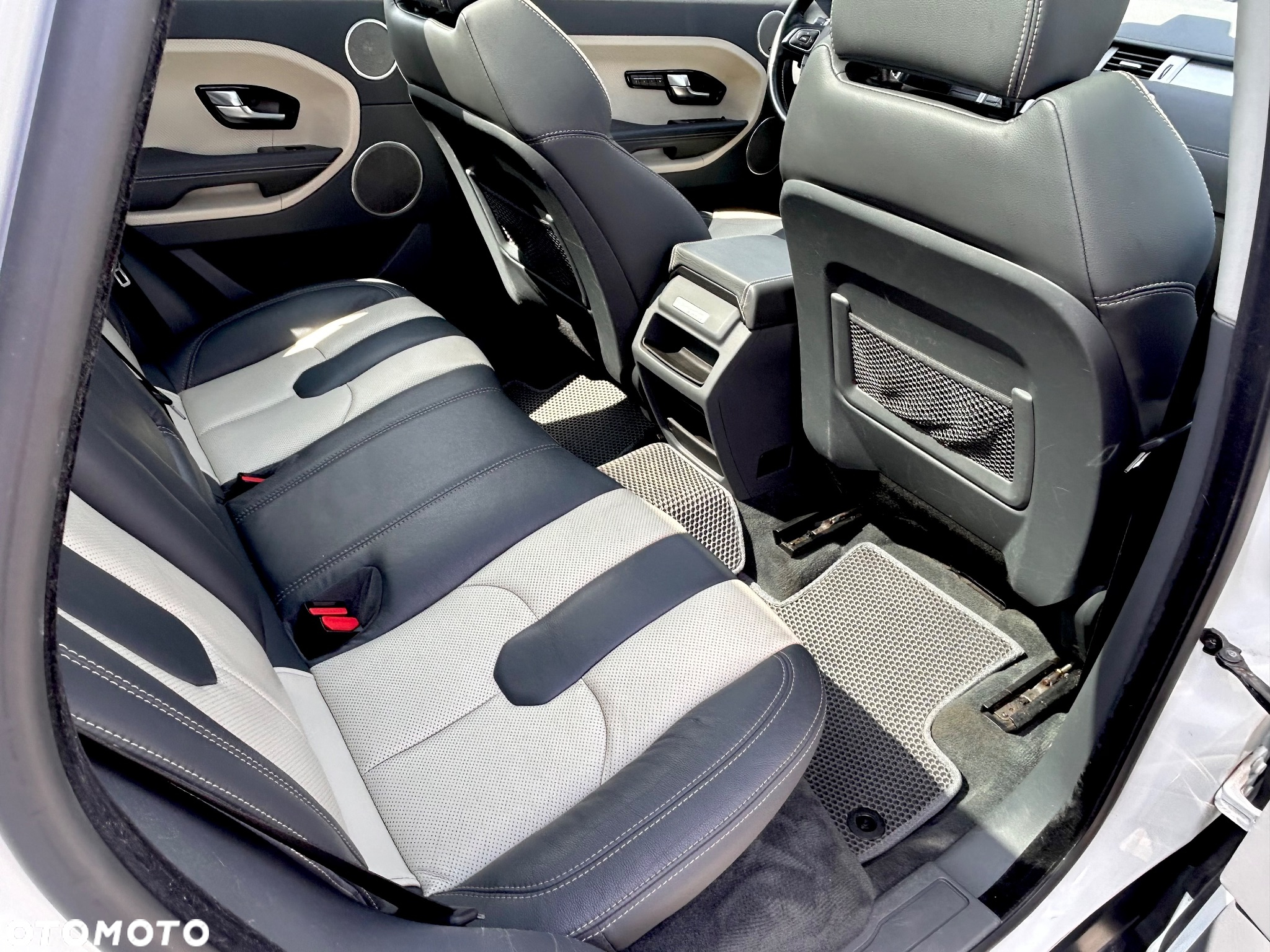 Land Rover Range Rover Evoque 2.0Si4 SE Plus / Dynamic - 18