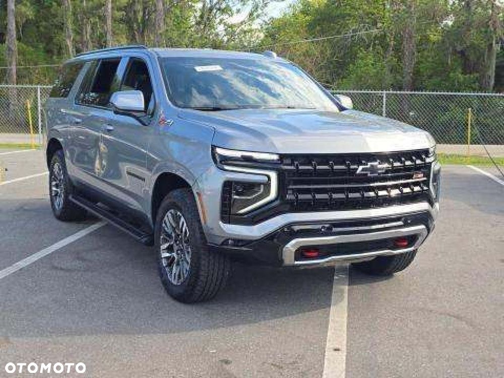 Chevrolet Suburban - 14