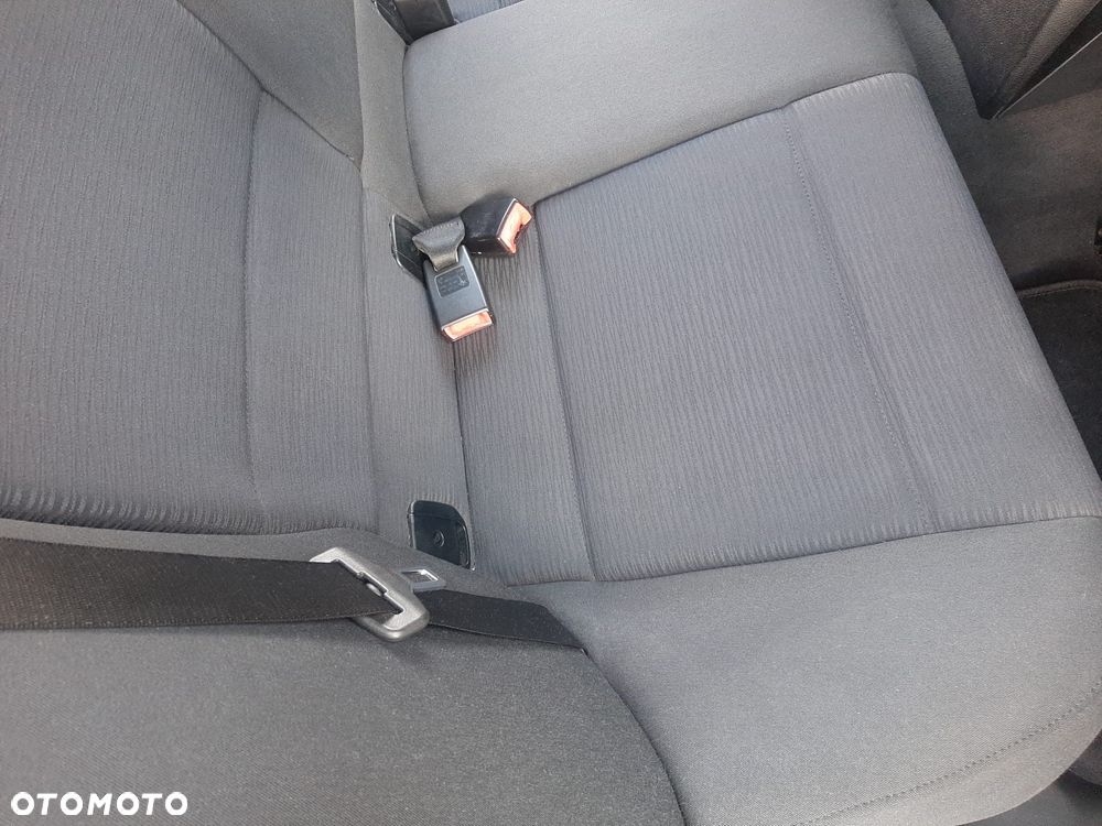 BMW Seria 1 116d EfficientDynamics Edition - 37