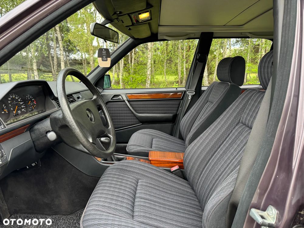 Mercedes-Benz W124 (1984-1993) - 26