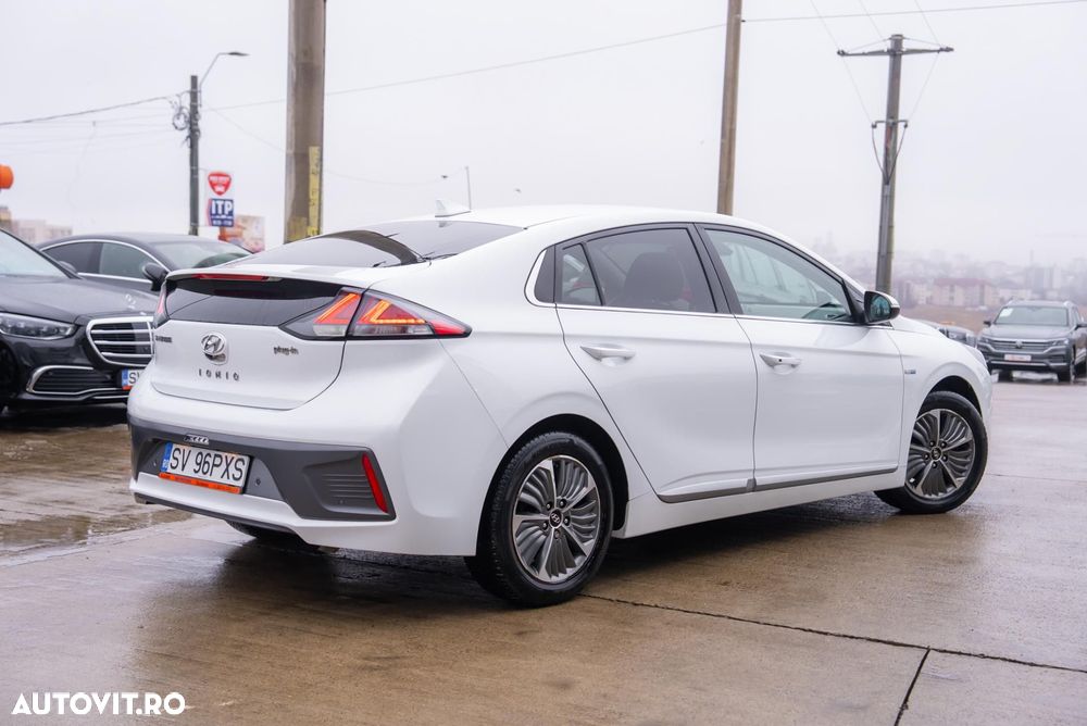 Hyundai IONIQ 1.6 GDI Premium - 11