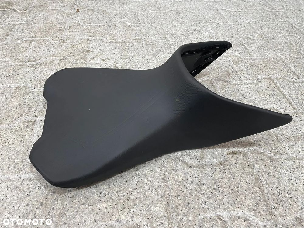 Mocowanie tablicy rejestracyjnej, ogon, Siedzenie kierowcy KTM SUPER DUKE 1290 GT (nr1367) - 8