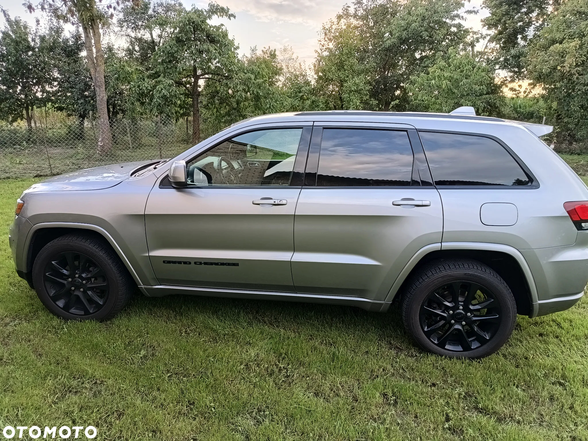 Jeep Grand Cherokee - 10
