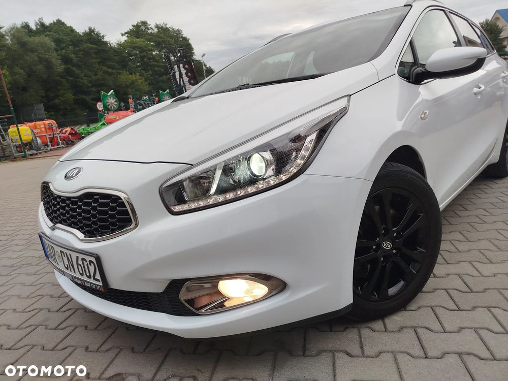 Kia Ceed 1.6 CRDi 128 Dream-Team Edition - 3
