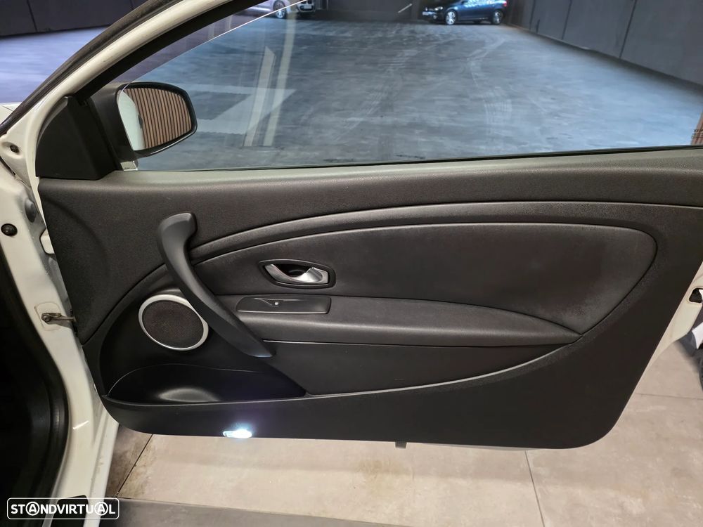 Renault Mégane Coupe 1.5 dCi Dynamique S - 6