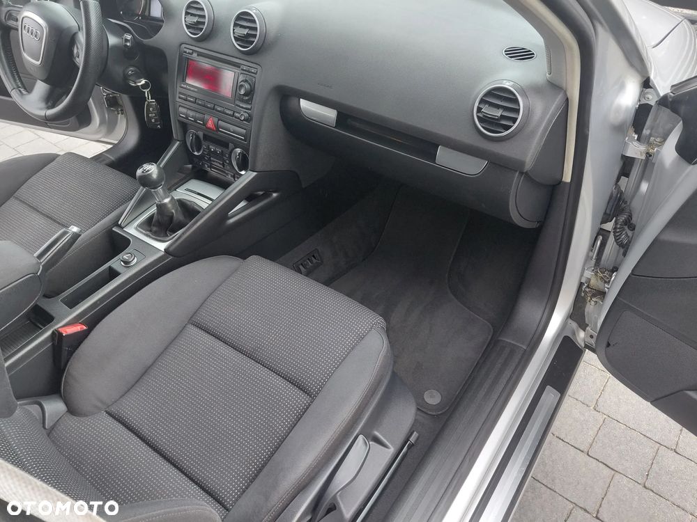 Audi A3 Sportback 2.0 FSI Attraction - 13