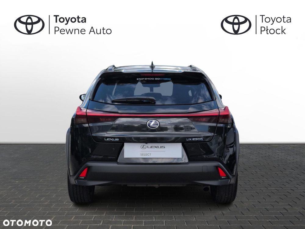 Lexus UX - 4